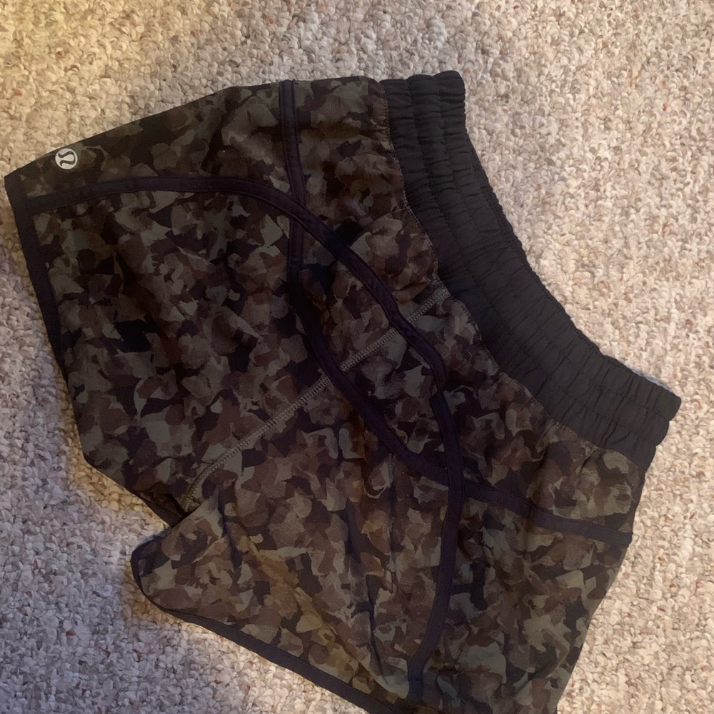 Lulu lemon tracker shorts size 6